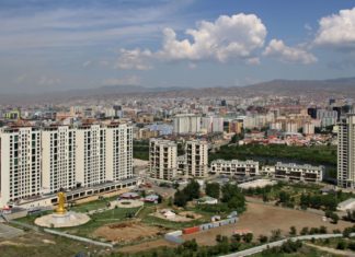 Pohoří Bogd – Úl – přírodní ráj v Mongolsku Nová výstavba budov v hlavním městě Ulaanbaatar v Mongolsku | jnerad/123RF.com