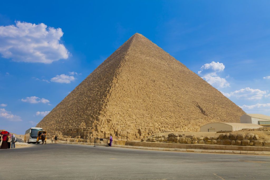 Cheopsova pyramida v Gíze | mareandmare/123RF.com