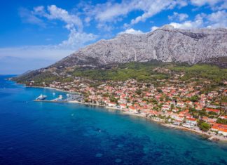 Jsme opravdu už ve vyspělé Evropě? Město Orebić na poloostrově Pelješac | dbajurin/123RF.com