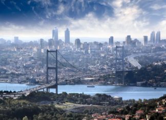 Istanbul – brána do Orientu Most přes Bospor v Istanbulu | execute11/123RF.com