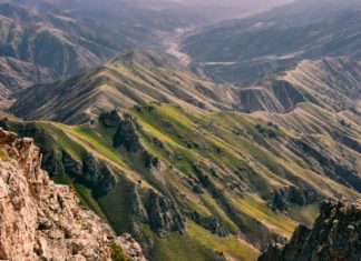 Krásy neznámého Uzbekistánu Krajina v okolí pohoří Ťan-šan | michalknitl/123RF.com