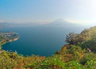 Guatemala – indiáni ze „Špatné ženy“ Jezero Atitlán a krajina Guatemaly | softlight69/123RF.com