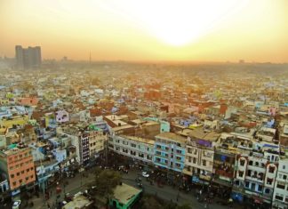 Indický zlatý trojúhelník – města Dillí, Ágra a Džajpur Pohled na Dillí | donyanedomam/123RF.com