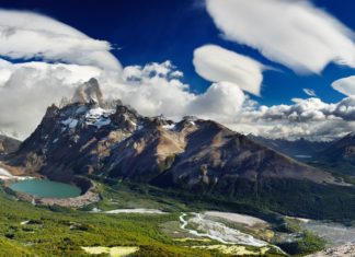 Za patagonskými obry – Fitz Roy, Cerro Torre a Torres del Payne Patagonská krajina | muha/123RF.com