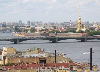 Probouzení duší v Petrohradu Pohled na Petrohrad | id1974/123RF.com