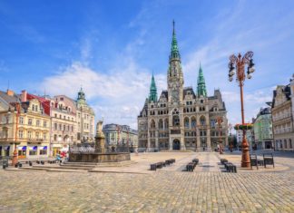 Liberec – město plné hrdosti Náměstí v Liberci | atomdruid/123RF.com