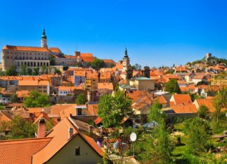 Mikulov – oblast mnoha tváří Mikulov na Jižní Moravě | zechal/123RF.com