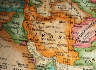 Kolik času má Írán? Írán na mapě | splendidimages/123RF.com