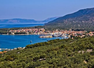 Jiné Chorvatsko Pohled na Cres v Chorvatsku | xbrchx/123RF.com