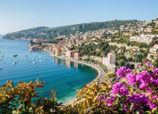 Francouzská letoviska – oblíbené turistické cíle ve Francii Azurové pobřeží ve Francii | server/123RF.com