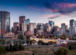 Calgary – město uprostřed horské přírody Calgary v Kanadě | jewhyte/123RF.com