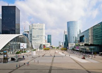 La Défense v Paříži La Défense v Paříži | fontaineg1234/123RF.com