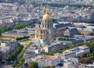 Invalidovna v Paříži Letecký pohled na Invalidovnu v Paříži | tupungato/123RF.com