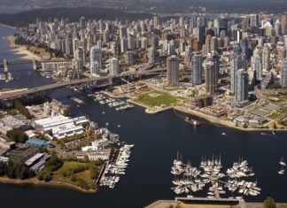 Vancouver – od malého přístavu k významnému městu Letecký pohled na Vancouver | steveallenuk/123RF.com
