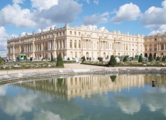 Versailles – zámek Versailles u Paříže Zámek Versailles u Paříže | thaifairs/123RF.com