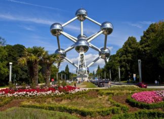 Brusel a tak trochu jinačí vánoční trhy za 1424 Kč Model Atomium v Bruselu | chrisdorney/123RF.com