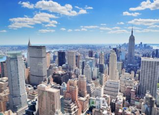 Z Prahy do New Yorku a zpět za 8 589 Kč! Letecký pohled na Manhattan v New Yorku | rabbit75123/123RF.com