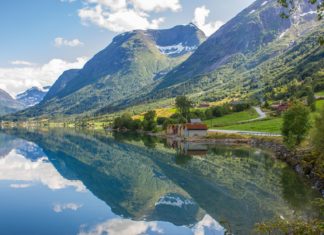 Přímé lety do Norska, Dánska a zpět začátkem léta již od 1656 Kč Nádherná krajina v Norsku | elisabethandi/123RF.com