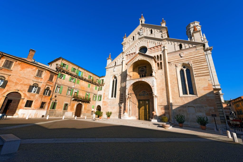 Katedrála di Santa Maria Matricolare ve Veroně | catalby/123RF.com