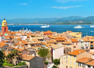 Saint Tropez – zajímavá místa ve městě četníků Krásný výhled na Saint-Tropez ve Francii | liligraphie/123RF.com