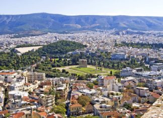 Zpáteční letenky Atény Bratislava od 988 Kč