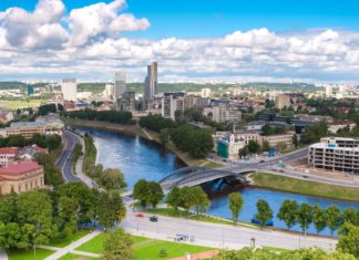 Vilnius – zajímavá místa a památky, které je nutné vidět! Panorama města Vilnius v Litvě | birute/123RF.com