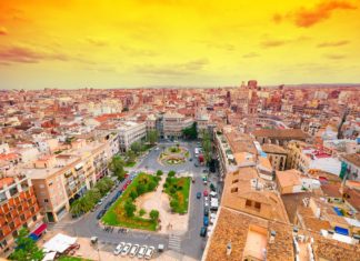 Valencie – co vidět a navštívit v perle Španělska Pohled na Valencii ve Španělsku | lipskiy/123RF.com