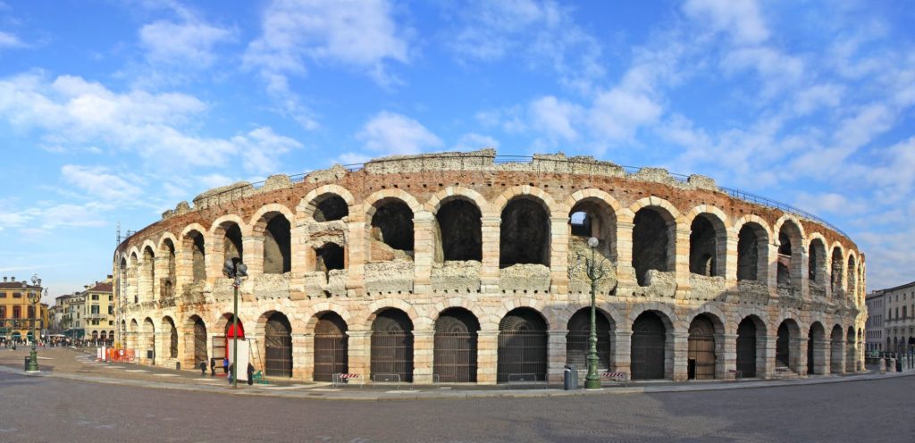 Starověký římský amfiteátr Arena ve Veroně | katatonia/123RF.com