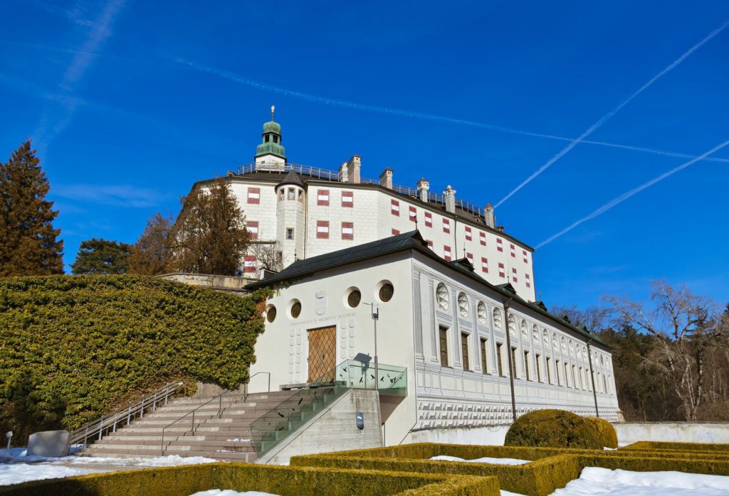 Zámek Ambras v Innsbrucku | Violin/123RF.com