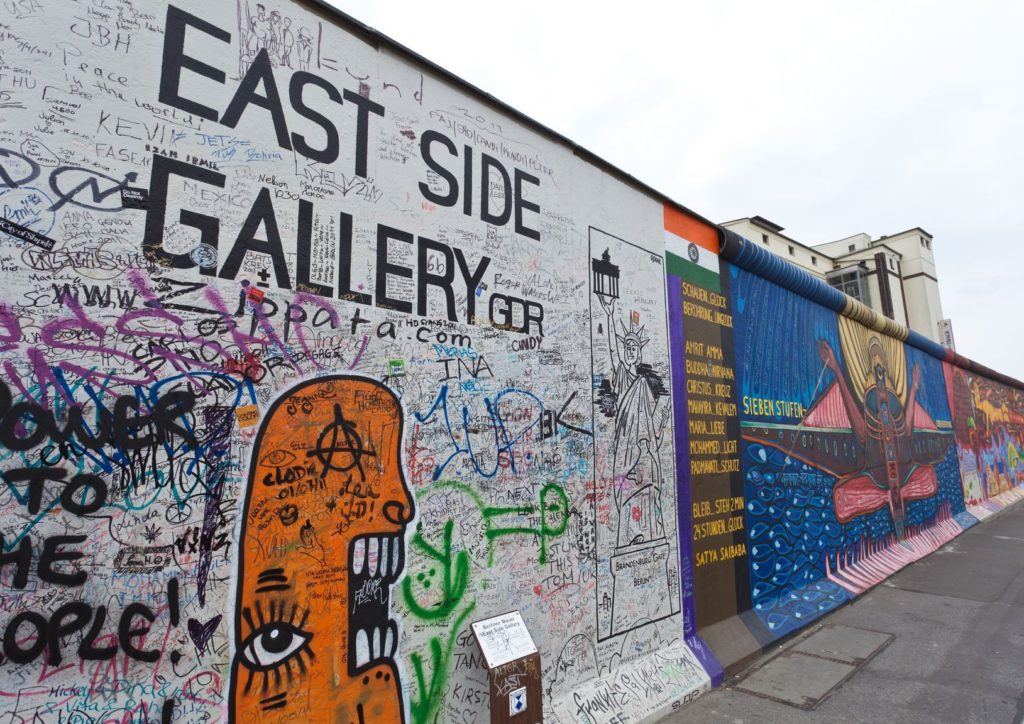 East Side Gallery v Berlíně | digitalsun/123RF.com