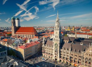 Kam v Mnichově – památky a zajímavá místa Letecký pohled na Mnichov | sborisov/123RF.com