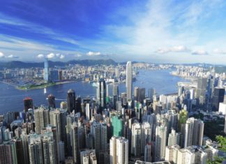 Hongkong – kam se vydat a co zažít? Panorama Hongkongu | leungchopan/123RF.com