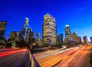 Los Angeles – památky a zajímavá místa ve městě andělů Rušné město Los Angeles v USA | f11photo/123RF.com