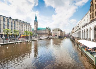 Kam v Hamburku – zajímavá místa a památky Centrum města Hamburk | jakobradlgruber/123RF.com