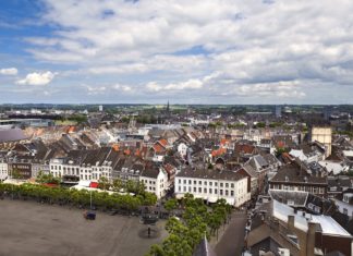 Zpáteční letenky z Brna do Maastrichtu za 698 Kč Pohled na město Maastricht | catolla/123RF.com