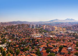 Turecká Ankara – zajímavá místa a památky Letecké panorama Ankary | Violin/123RF.com