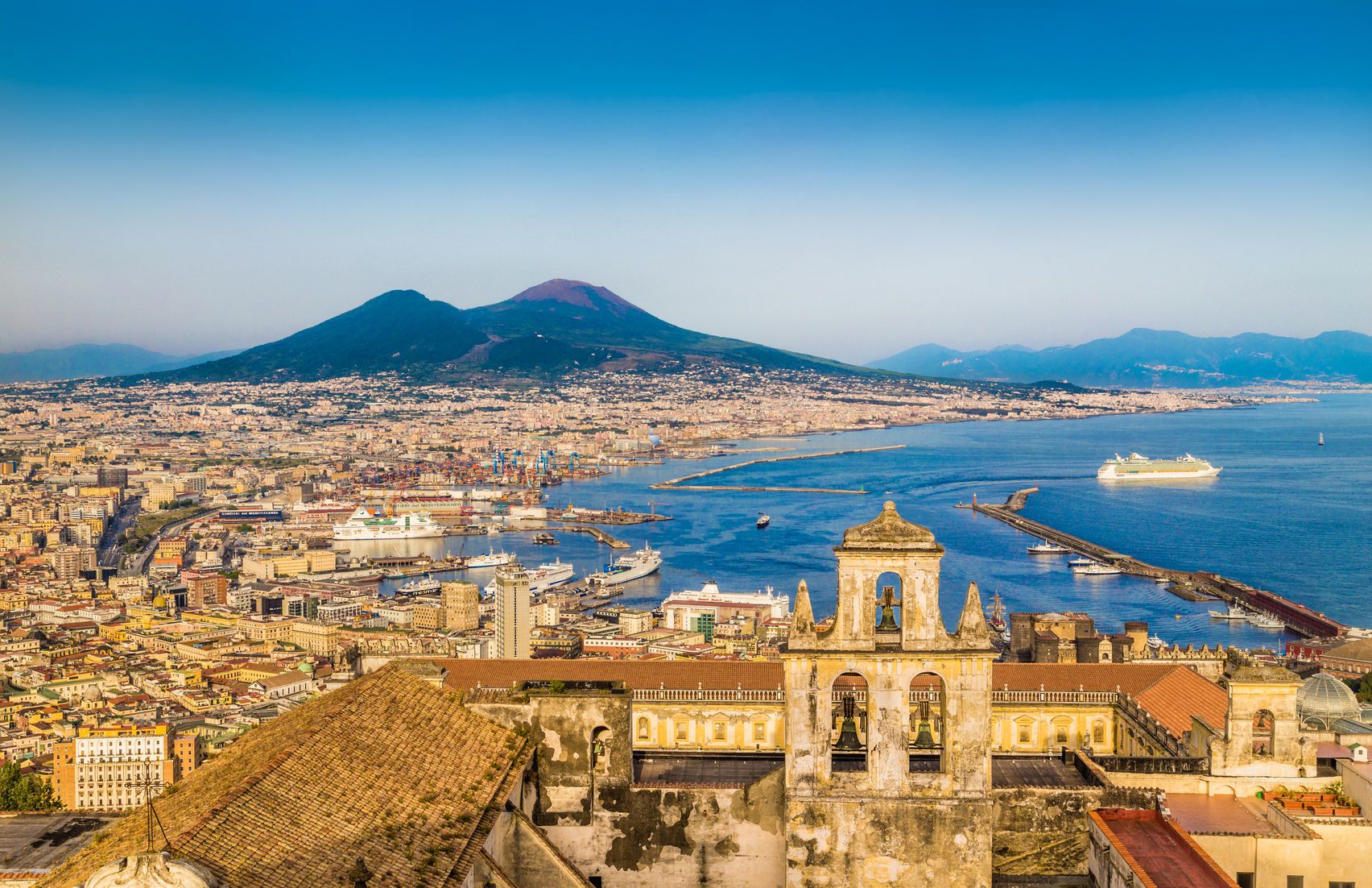 Panorama Neapole v Itálii | jakobradlgruber/123RF.com