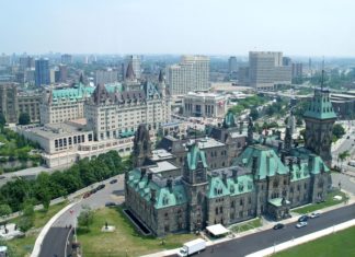 Ottawa – co vidět a navštívit v kanadském hlavním městě Panorama Ottawy v Kanadě | gary718/123RF.com