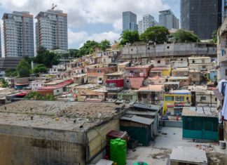Luanda – zajímavá místa a památky Domy chudšího obyvatelstva v Luandě | wootan51/123RF.com