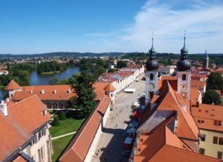 Prázdniny v Telči – kam se vydat a co vidět? Pohled na Telč | myszolow/123RF.com