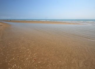 Bibione v Itálii – zajímavá místa a památky aneb kam se vydat a co vidět? Pláž v italském Bibione | zocchi2/123RF.com