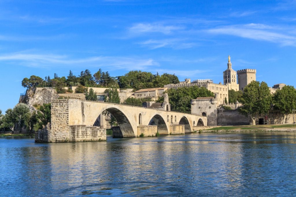 Avignonský most Pont St-Bénezet | zechal/123RF.com