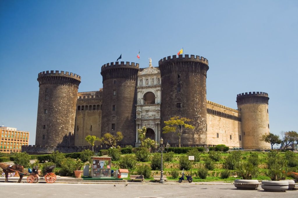 Hrad Castel Nuovo v Neapoli | snem/123RF.com