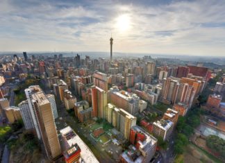 Jihoafrický Johannesburg – zajímavá místa a památky k navštívení Letecký pohled na Johannesburg v Jižní Africe | demerzel21/123RF.com