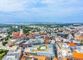Kam v Lipsku – zajímavá místa a památky k vidění Letecký pohled na město Lipsko | meinzahn/123RF.com