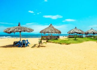 Zajímavosti Libérie – památky a zajímavá místa k navštívení Pláž na pobřeží města Monrovia v Libérii | konoplizkaya/123RF.com