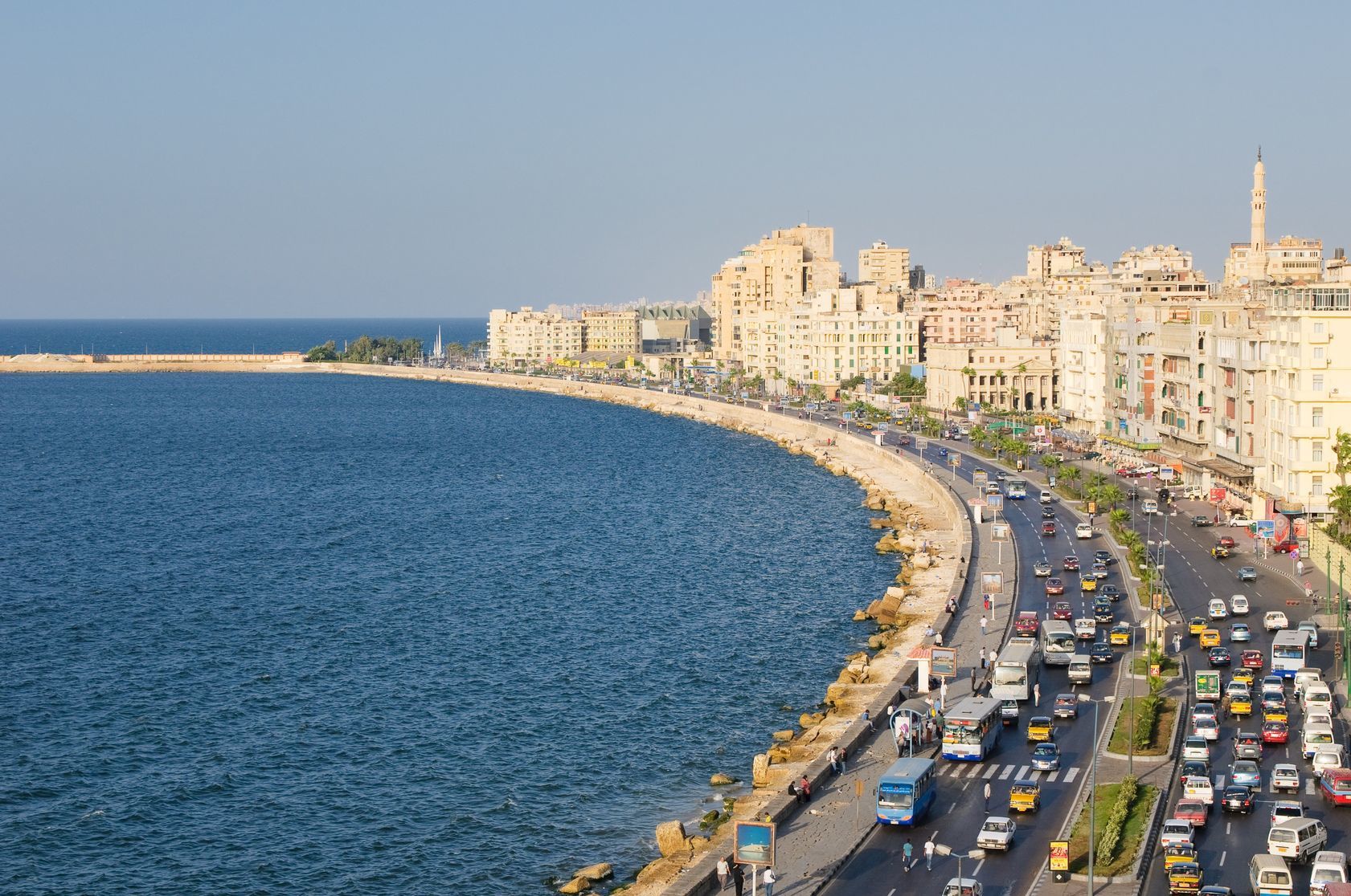 Promenáda Corniche na pobřeží Alexandrie - javarman/123RF.com