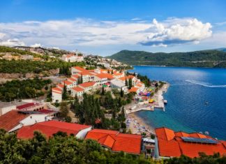 Zajímavosti v Bosně a Hercegovině – zajímavá místa a památky k vidění Turistické letovisko Neum v Bosně a Hercegovině | nightman1965/123RF.com