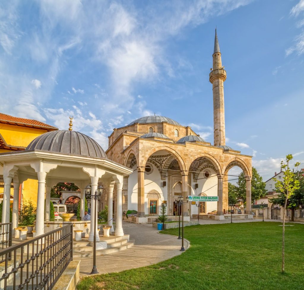 Mešita Sultan Mehmet Fatih v Prištině | dbajurin/123RF.com