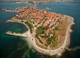 Dovolená v bulharském Nesebaru – zajímavá místa, památky a další zajímavosti Pohled na Staré město v Nesebaru | elisanth/123RF.com